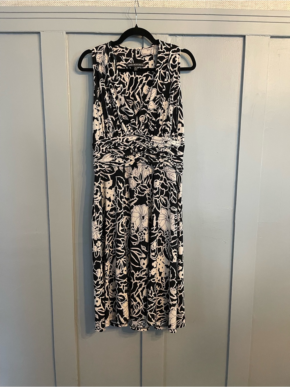 Jones New York Black & White Floral Twist-Waist Midi Dress